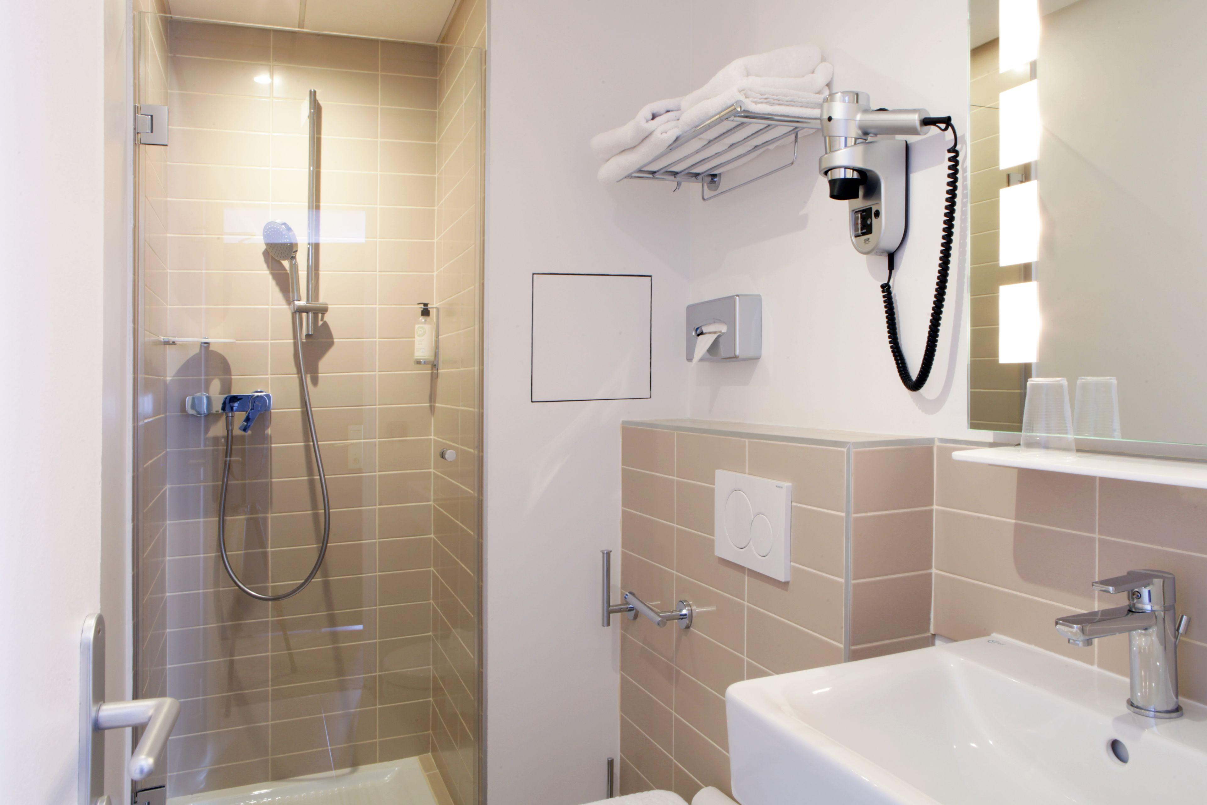 Hotel Contact Alize Montmartre Paris