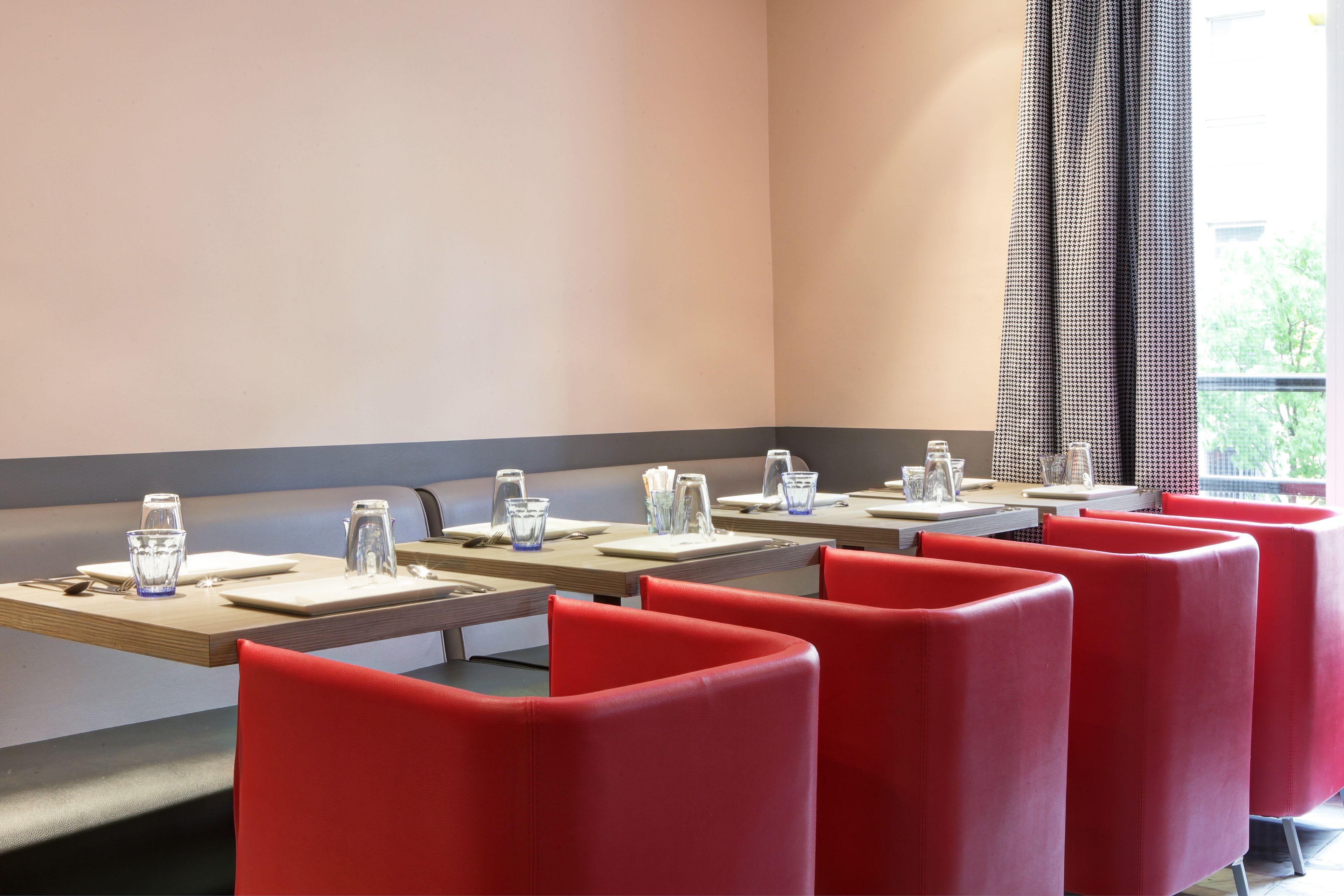 Contact Alize Montmartre 3*