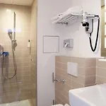 Hotel Contact Alize Montmartre Paris