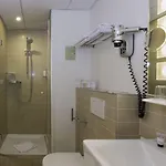 Contact Alize Montmartre Hotel Paris